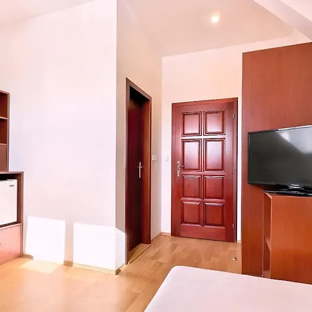 Navara Guest house 3*